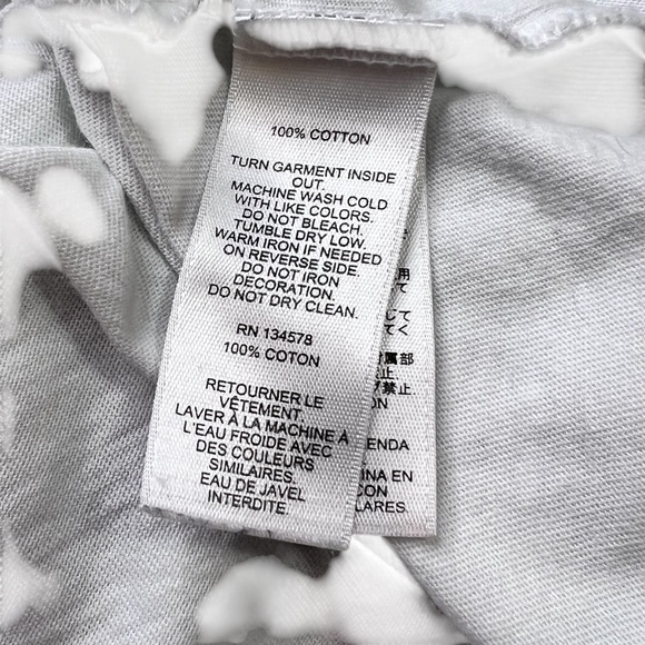 Vineyard Vines Naughty Nice Whale Santa Christmas Long Sleeve Tee - Picture 12 of 13